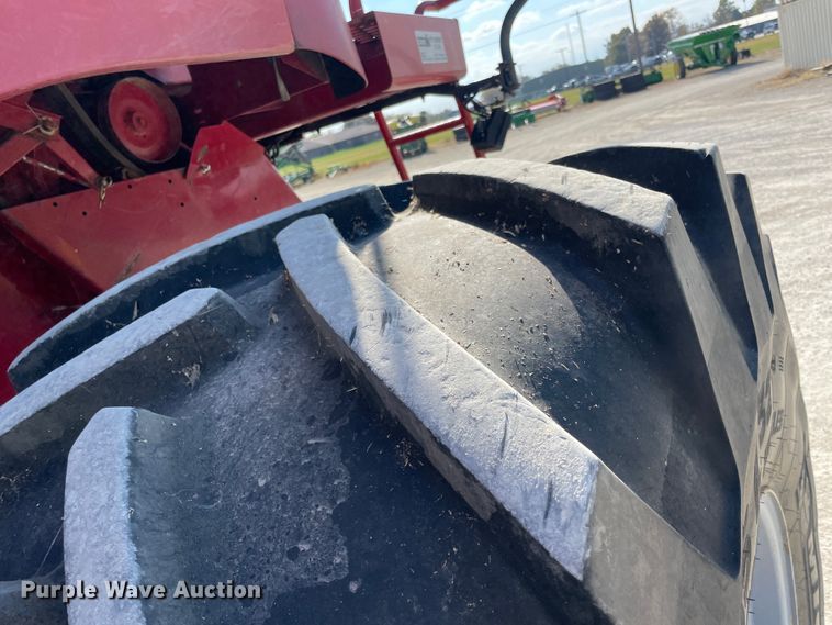 image for item ID9536 1998 Case IH 2388  combine