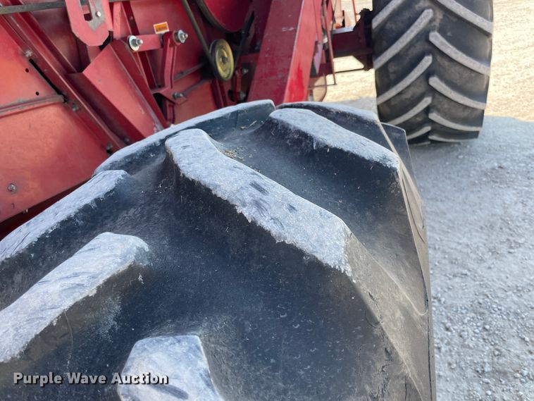 image for item ID9536 1998 Case IH 2388  combine