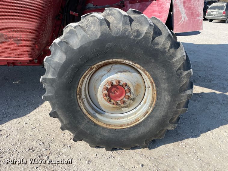 image for item ID9536 1998 Case IH 2388  combine