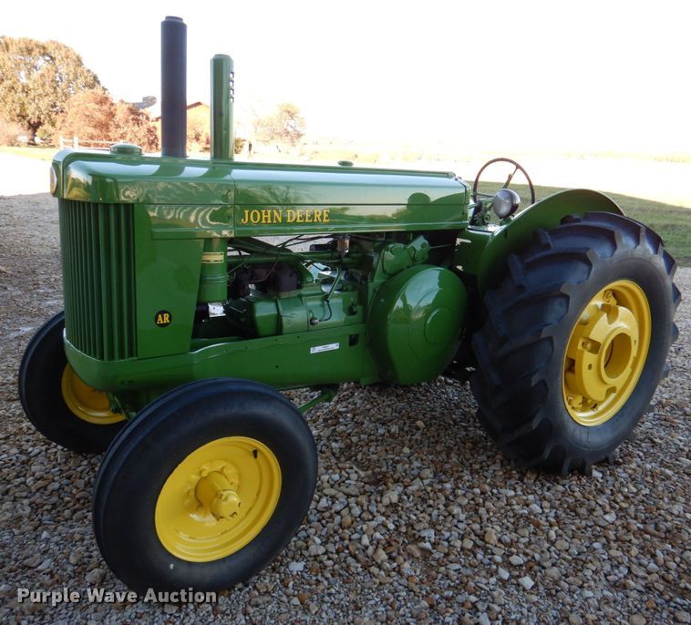 image for item IH9041 1951 John Deere AR  tractor