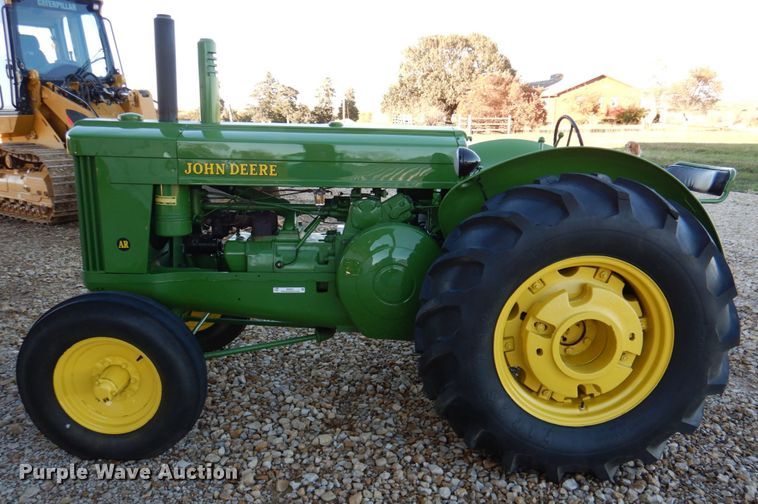 image for item IH9041 1951 John Deere AR  tractor