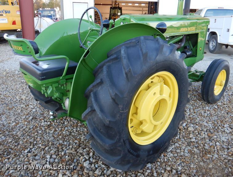 image for item IH9041 1951 John Deere AR  tractor