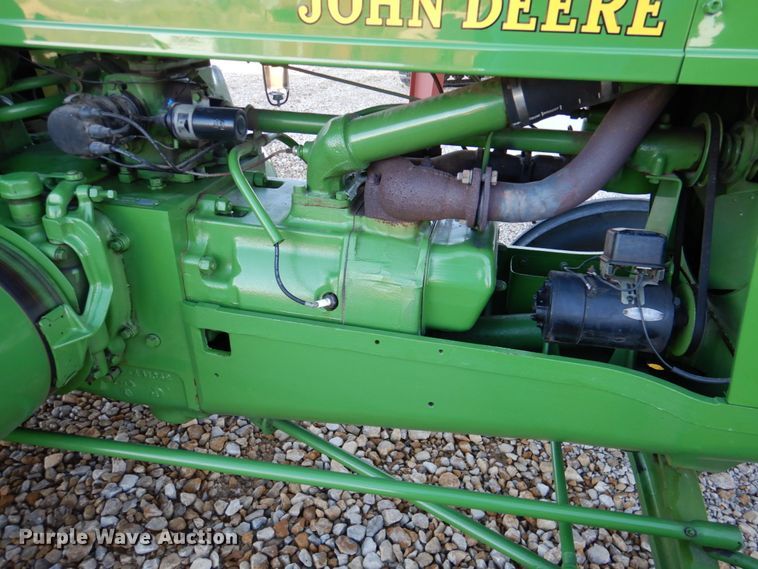 image for item IH9041 1951 John Deere AR  tractor