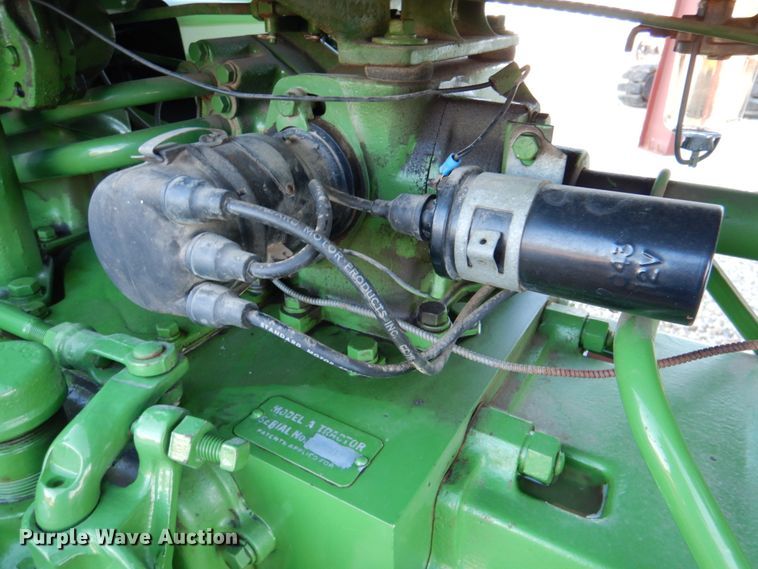 image for item IH9041 1951 John Deere AR  tractor