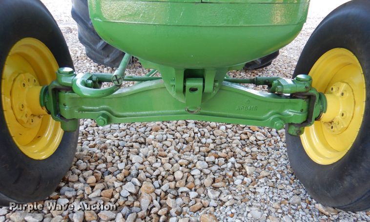 image for item IH9041 1951 John Deere AR  tractor