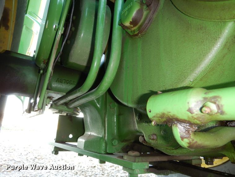 image for item IH9041 1951 John Deere AR  tractor