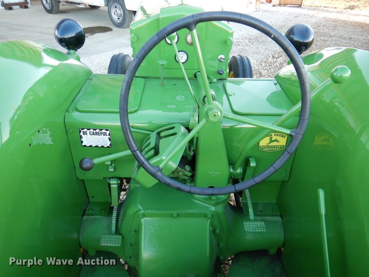 image for item IH9041 1951 John Deere AR  tractor