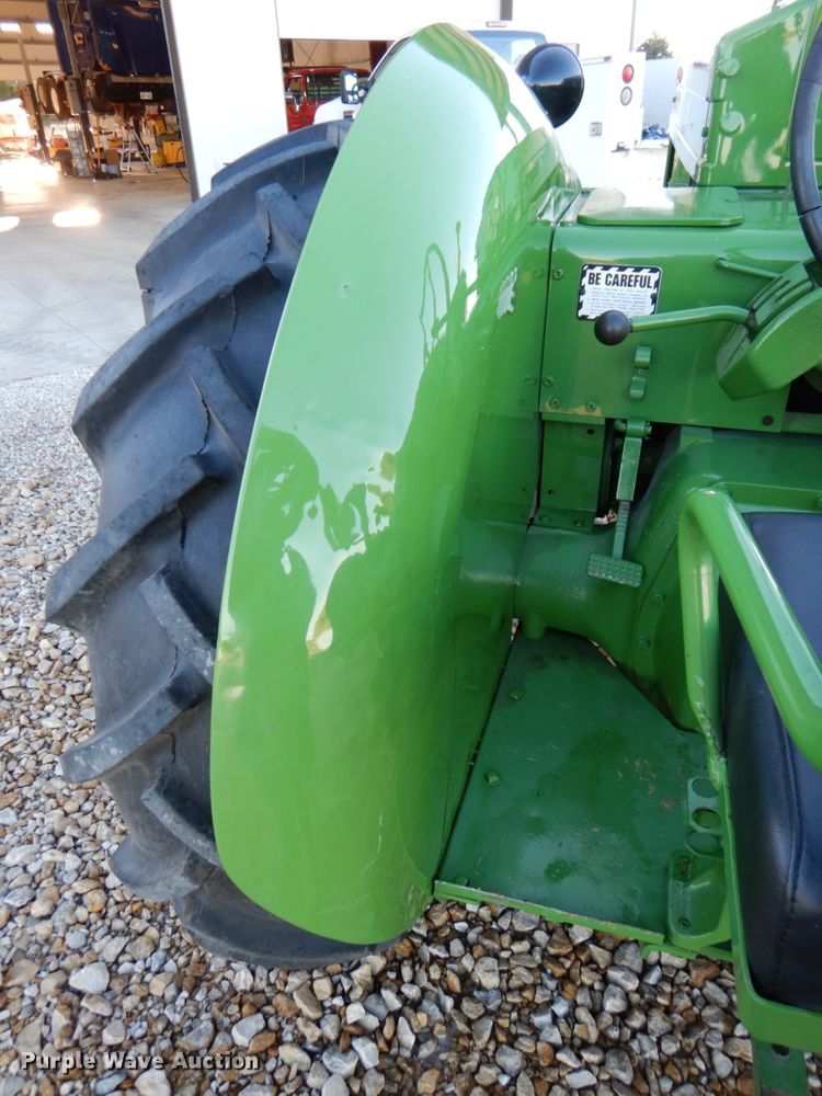 image for item IH9041 1951 John Deere AR  tractor