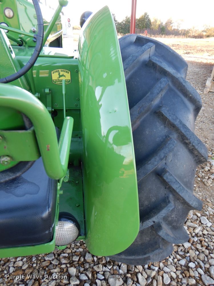 image for item IH9041 1951 John Deere AR  tractor