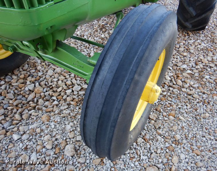 image for item IH9041 1951 John Deere AR  tractor