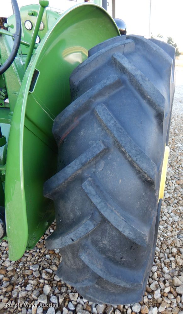 image for item IH9041 1951 John Deere AR  tractor