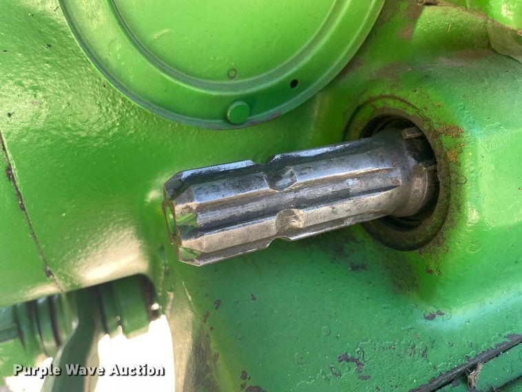 image for item IX9503 1979 John Deere 4240  tractor