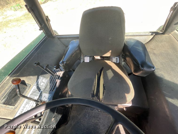 image for item IX9503 1979 John Deere 4240  tractor