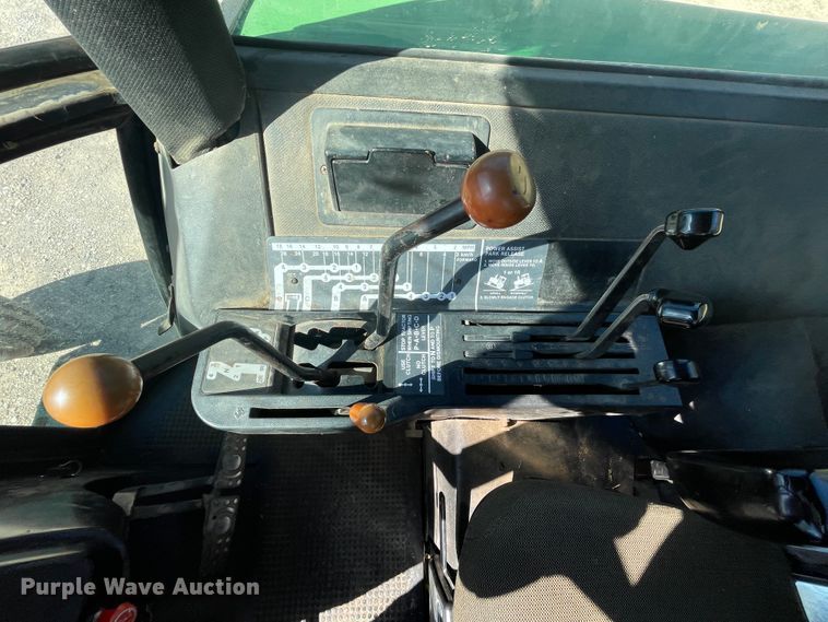 image for item IX9503 1979 John Deere 4240  tractor