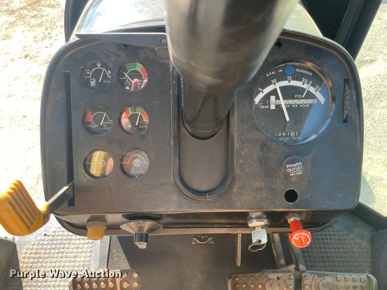 image for item IX9503 1979 John Deere 4240  tractor