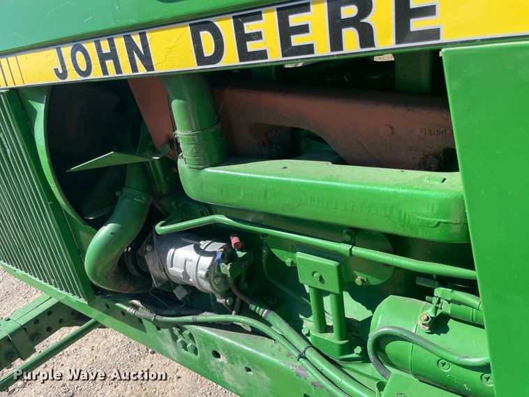 image for item IX9503 1979 John Deere 4240  tractor