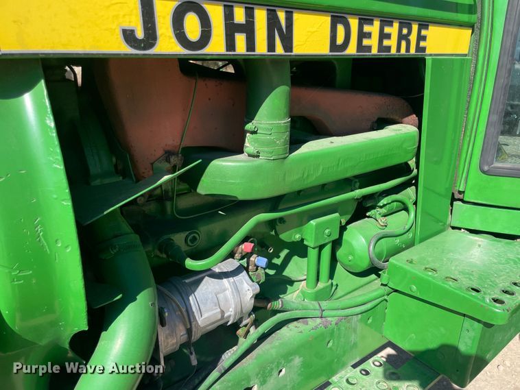 image for item IX9503 1979 John Deere 4240  tractor