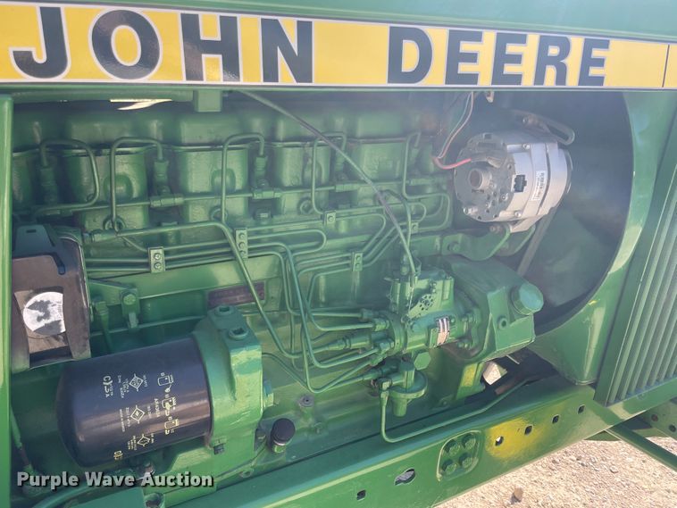 image for item IX9503 1979 John Deere 4240  tractor