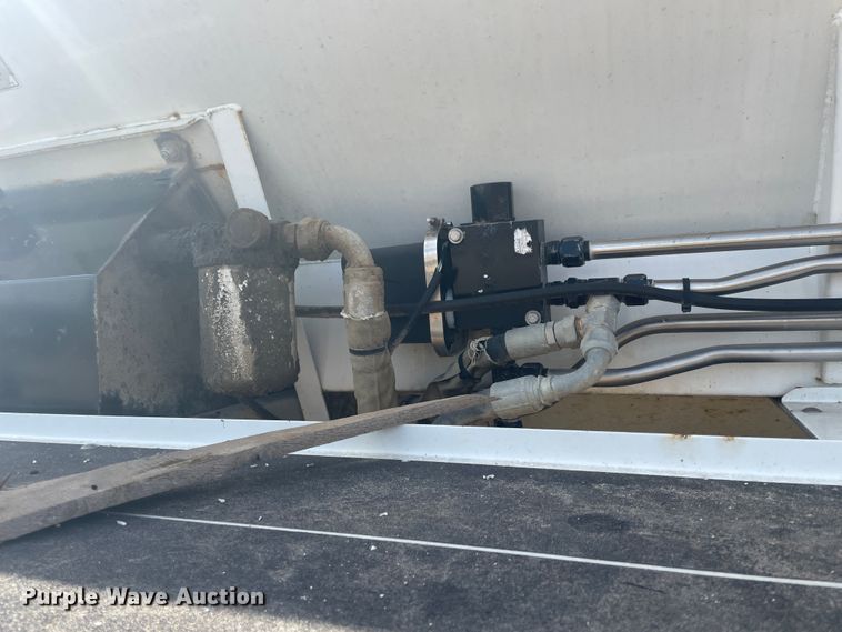 image for item IX9509 Ag-Chem Terra-Gator 1804  spreader