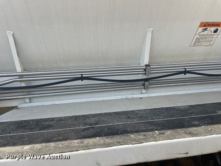 image for item IX9509 Ag-Chem Terra-Gator 1804  spreader