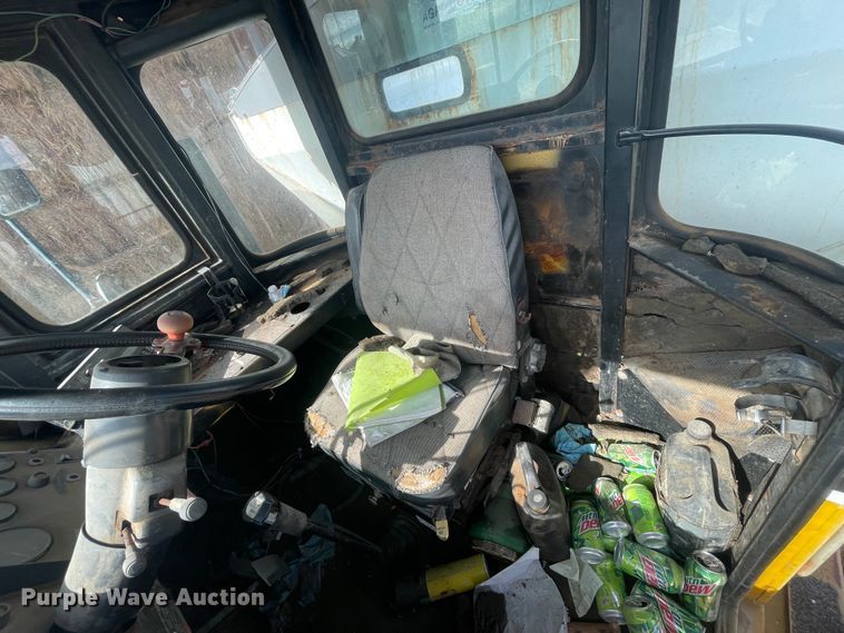 image for item IX9509 Ag-Chem Terra-Gator 1804  spreader