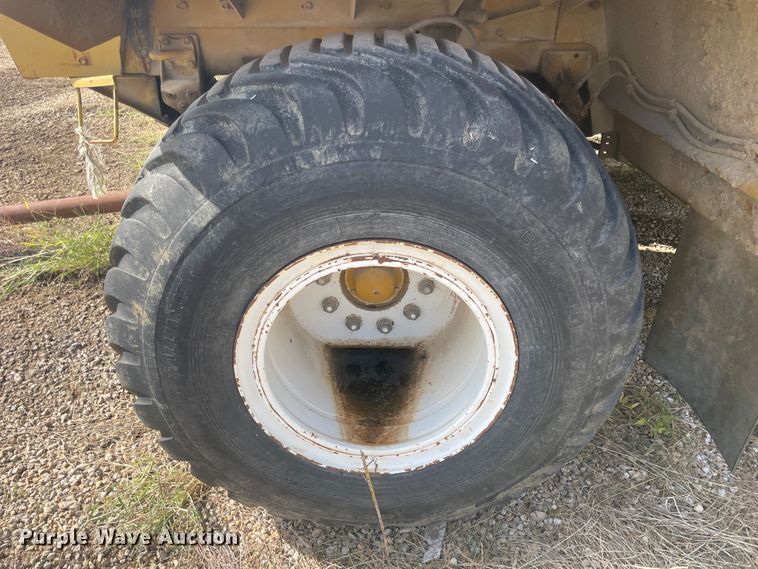 image for item IX9509 Ag-Chem Terra-Gator 1804  spreader