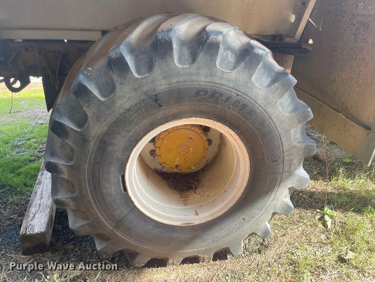 image for item IX9509 Ag-Chem Terra-Gator 1804  spreader