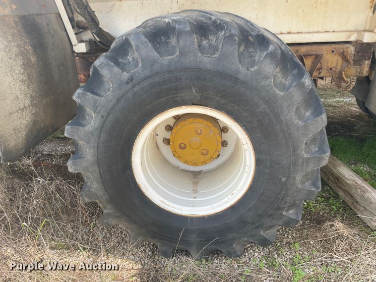 image for item IX9509 Ag-Chem Terra-Gator 1804  spreader