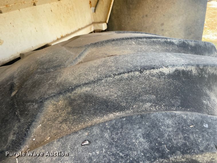 image for item IX9509 Ag-Chem Terra-Gator 1804  spreader