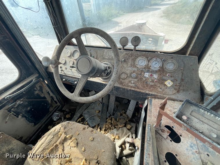 image for item IX9510 Mertz 3250  applicator cab and chassis