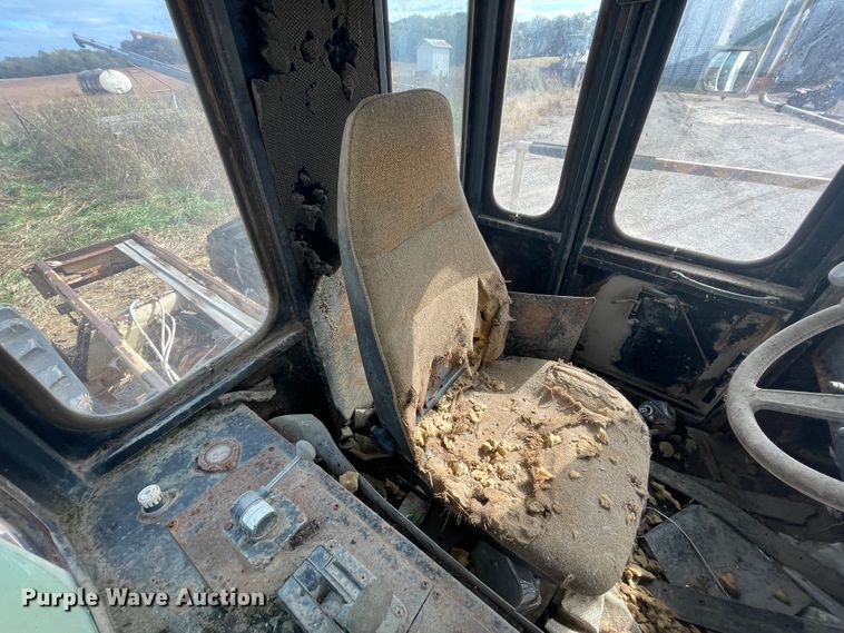 image for item IX9510 Mertz 3250  applicator cab and chassis