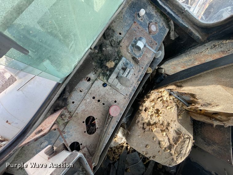 image for item IX9510 Mertz 3250  applicator cab and chassis