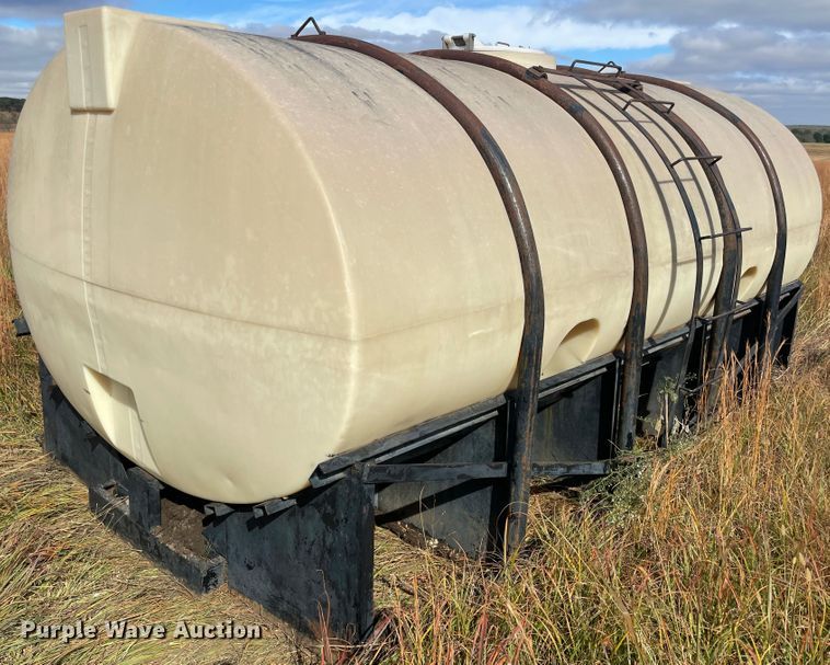 image for item IX9511 Tank