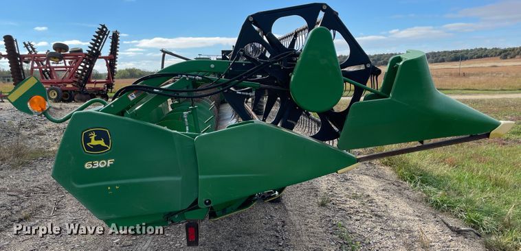 image for item IX9517 2011 John Deere 630F  flex head