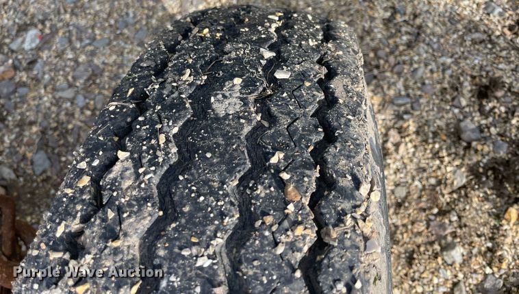 image for item IX9517 2011 John Deere 630F  flex head