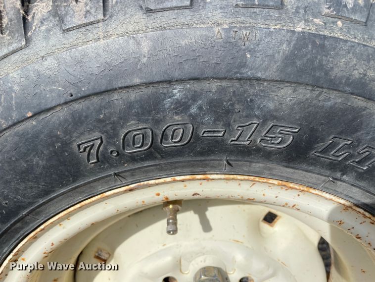 image for item IX9517 2011 John Deere 630F  flex head