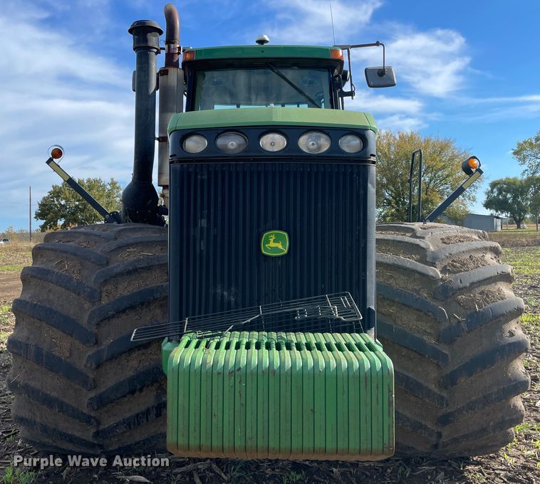 image for item IX9519 2003 John Deere 9520  4WD tractor