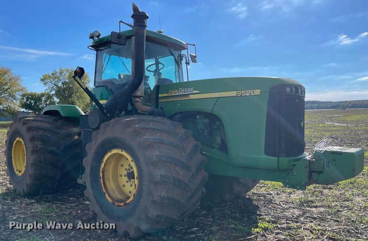 image for item IX9519 2003 John Deere 9520  4WD tractor