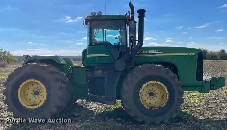 image for item IX9519 2003 John Deere 9520  4WD tractor