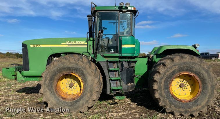 image for item IX9519 2003 John Deere 9520  4WD tractor