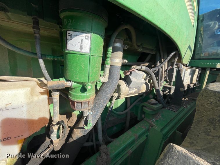 image for item IX9519 2003 John Deere 9520  4WD tractor