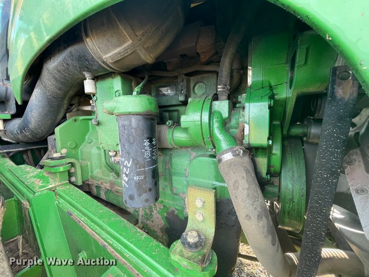 image for item IX9519 2003 John Deere 9520  4WD tractor
