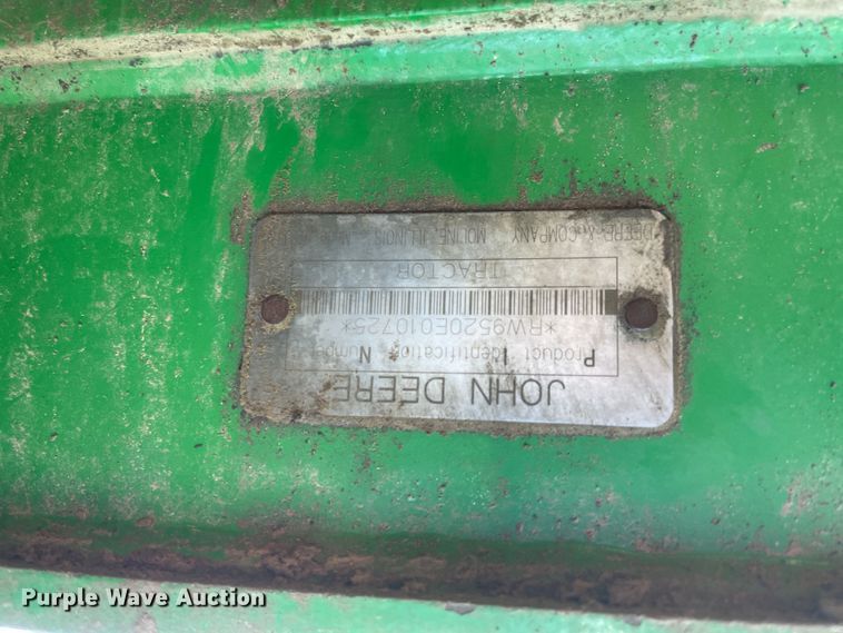 image for item IX9519 2003 John Deere 9520  4WD tractor
