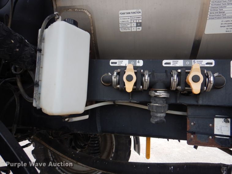 image for item JS9227 2008 Case IH Patriot SPX3320  sprayer