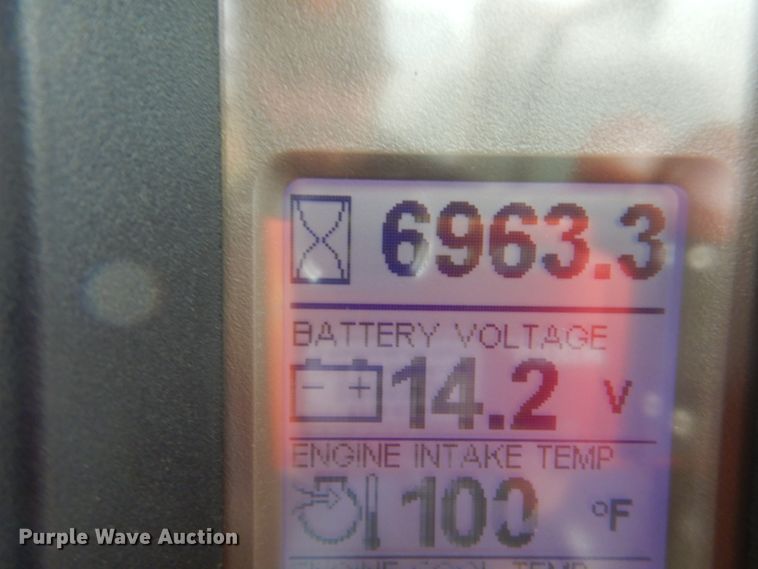 image for item JS9227 2008 Case IH Patriot SPX3320  sprayer