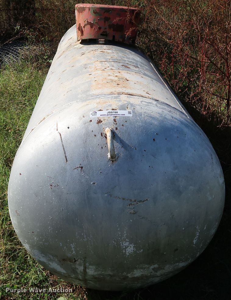 image for item JS9788 1952 BS&B S925  propane tank