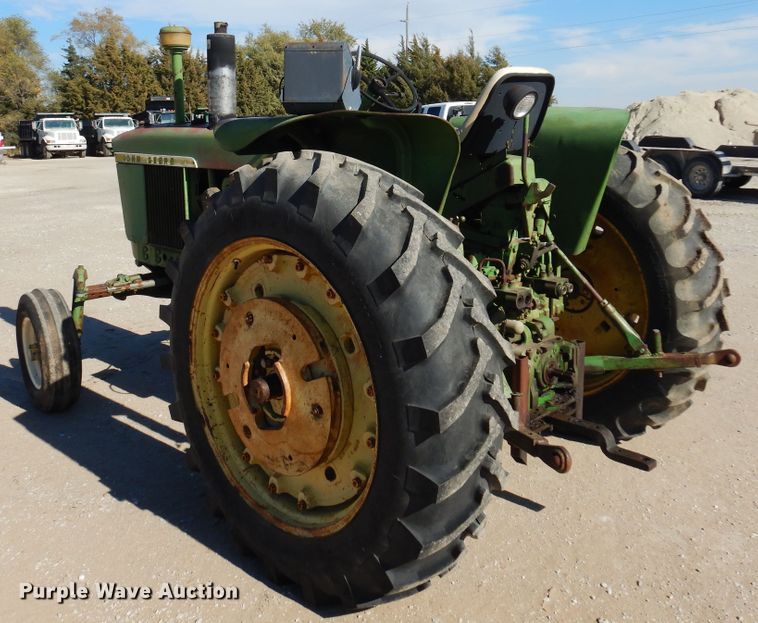 image for item JT9444 John Deere 3020  tractor