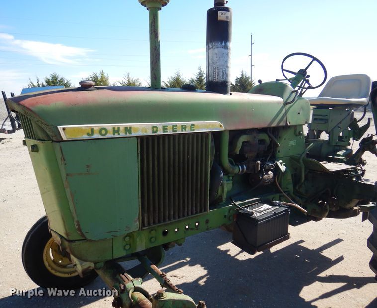 image for item JT9444 John Deere 3020  tractor