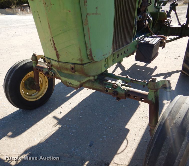 image for item JT9444 John Deere 3020  tractor