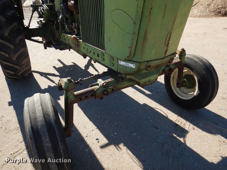 image for item JT9444 John Deere 3020  tractor